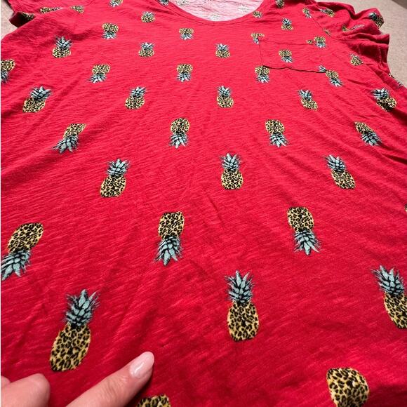 Torrid Classic Fit Pineapple Pocket V-Neck Tee Red Size 0 - Picture 3 of 7